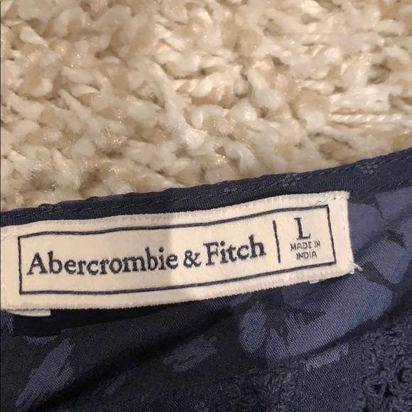 Abercrombie and Fitch Tank Top Blouse (L) - Picture 4 of 4